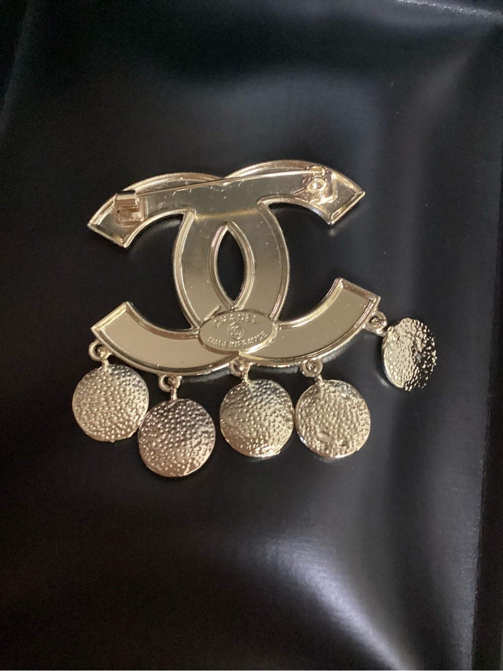 CHANEL Black and Gold CC Logo Charm Brooch - Picture 6 of 7